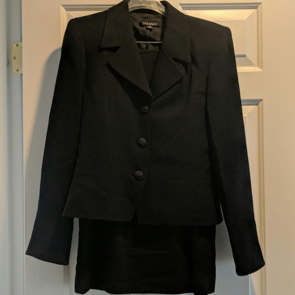 Tahari Women's skirt suit